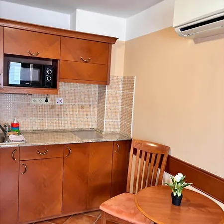 Phoenix Wellness Apartman Panzio 4* Hévíz