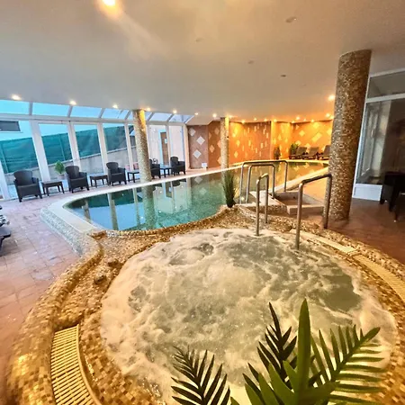 Phoenix Wellness Apartman Panzio