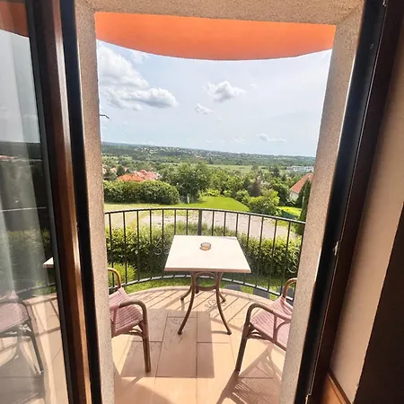 מלון דירות Phoenix Wellness Apartman Panzio