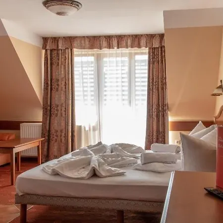 Phoenix Wellness Apartman Panzio Hévíz