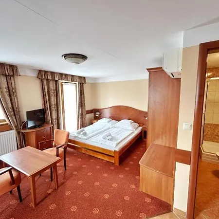 Phoenix Wellness Apartman Panzio 4* Hévíz