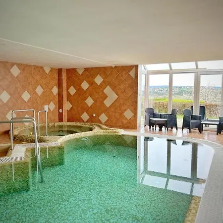 Phoenix Wellness Apartman Panzio 4* Hévíz